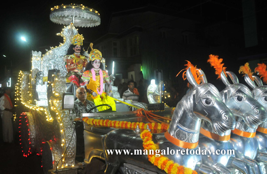 Gokarna Parthagali Mutt Swamiji holds Digvijaya Mahotsava